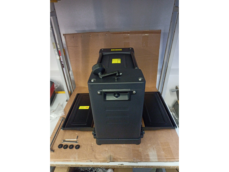 VEVOR Strugarka do drewna 30,1x33 cm Strugarka stacjonarna 15 A 1800 W automatyczna łopatka elektryczna z dwoma ostrzami stal szybkotnąca 23500 obr/min