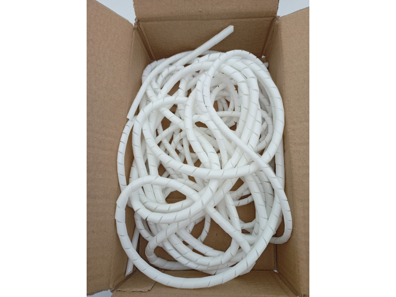 Amazon Basics Koryto kablowe maskownica do prowadzenia kabli i ochrony przed zwierzętami 10 m biała