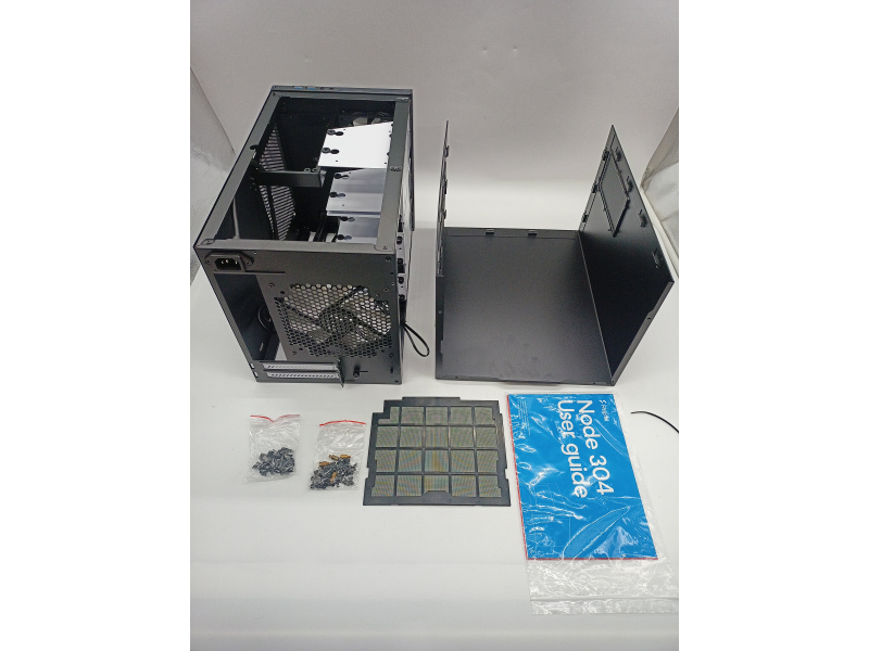 Obudowa komputerowa Fractal Design Node 304 Czarna